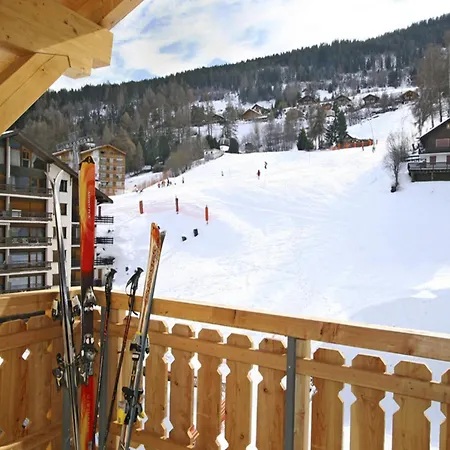 100 M From The Slope Apartmán